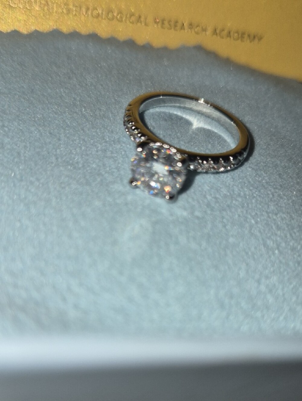 Women's Solitaire Moisanite Engagement Ring with Clear Stone Nwt Size 7